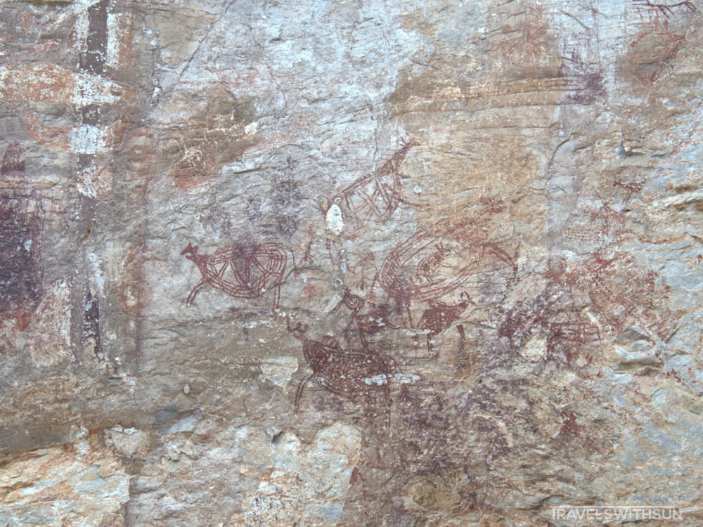 3000-Year-Old Paintings Drawn With Hematite At Tambun Cave