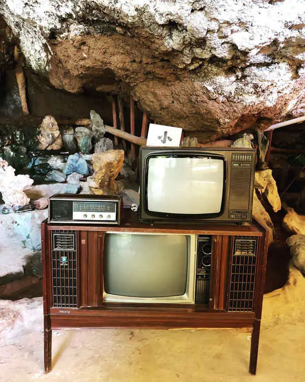 Antique television sets at 清心嶺休闲文化村 Qing Xin Ling Leisure & Cultural Village