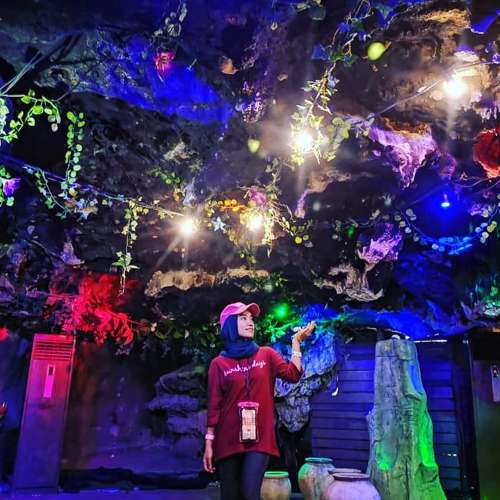 Avatar garden in Sunway Lost World of Tambun in Ipoh - photo credits to w.k.a.q (Instagram) - For the full list of Instagrammable spots in Ipoh, go to www.travelswithsun.com