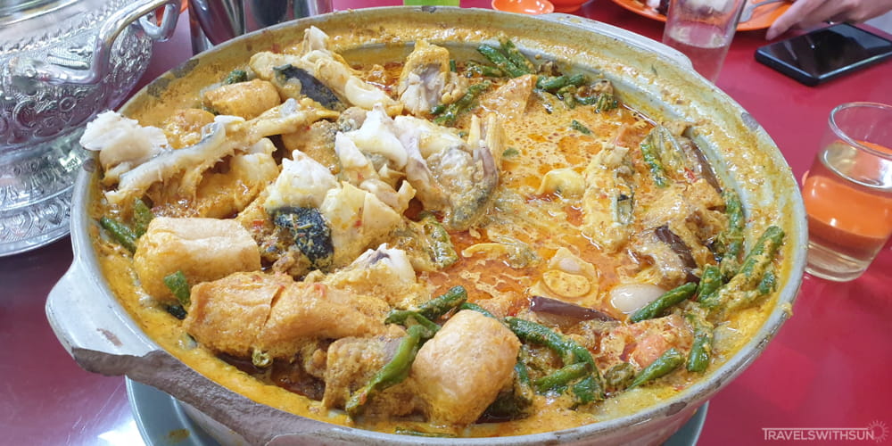 Claypot Curry With Seafood And Vegetables At Siu Siu Restaurant Near Thean Hou Kong Temple