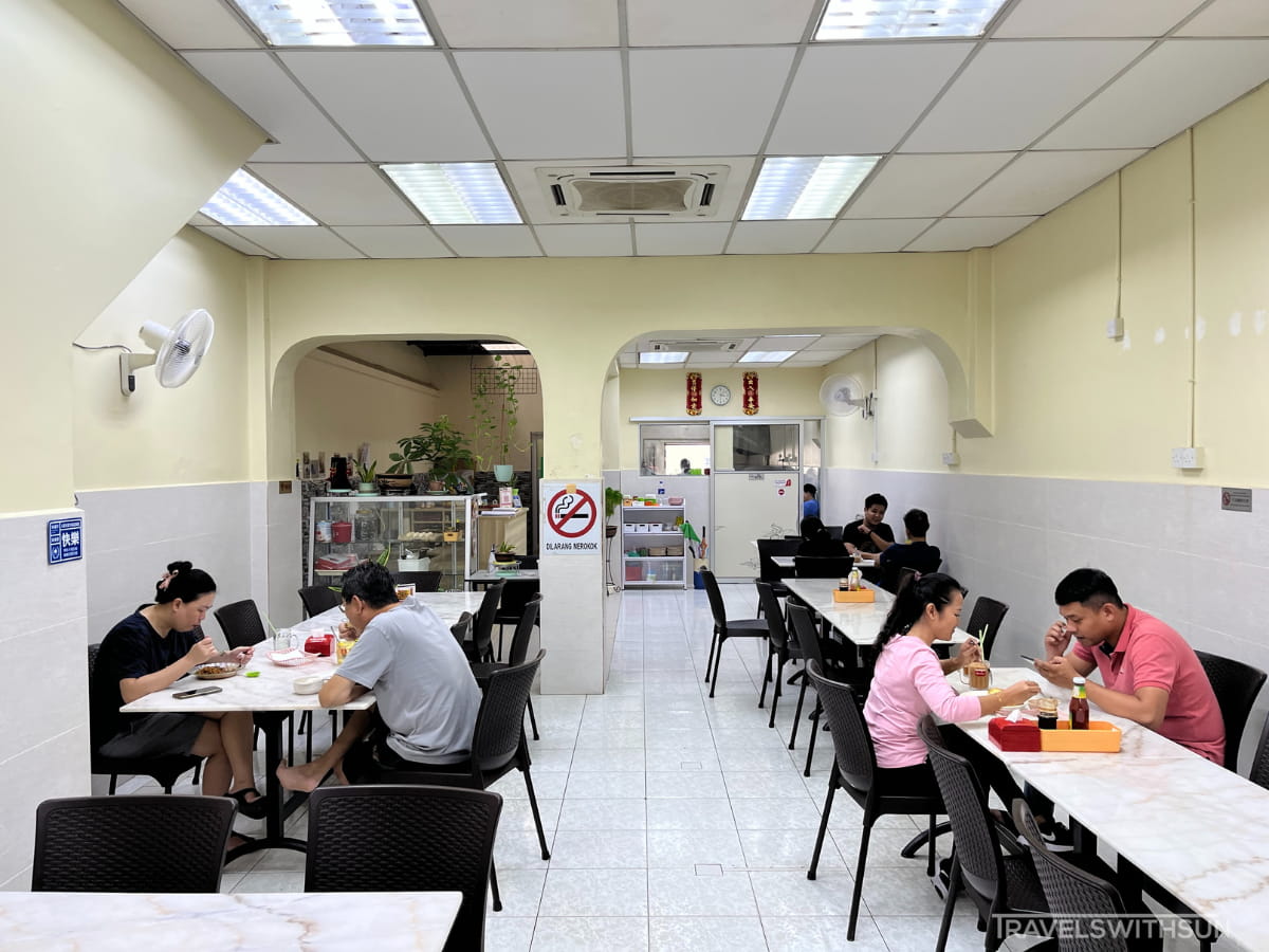Clean Dining Environment At The New Branch Of Restoran Yat Sun In Taiping