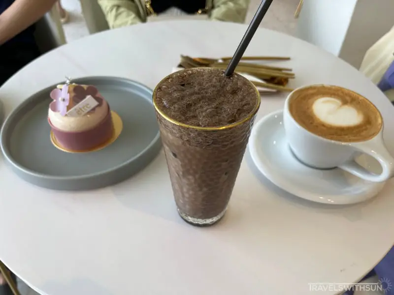 Coffee And Hojicha Latte At Etre Patisserie Cafe In Ipoh