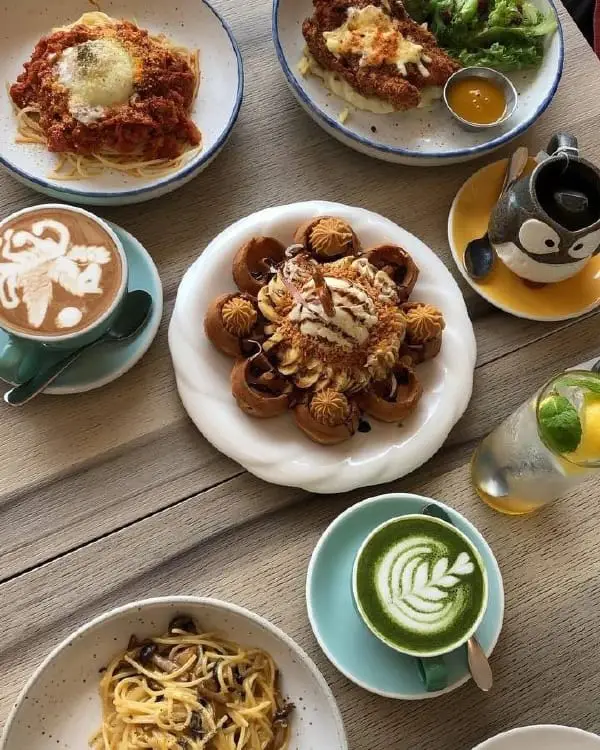 Coffee And Pasta At The Owls Cafe At Jalil Link