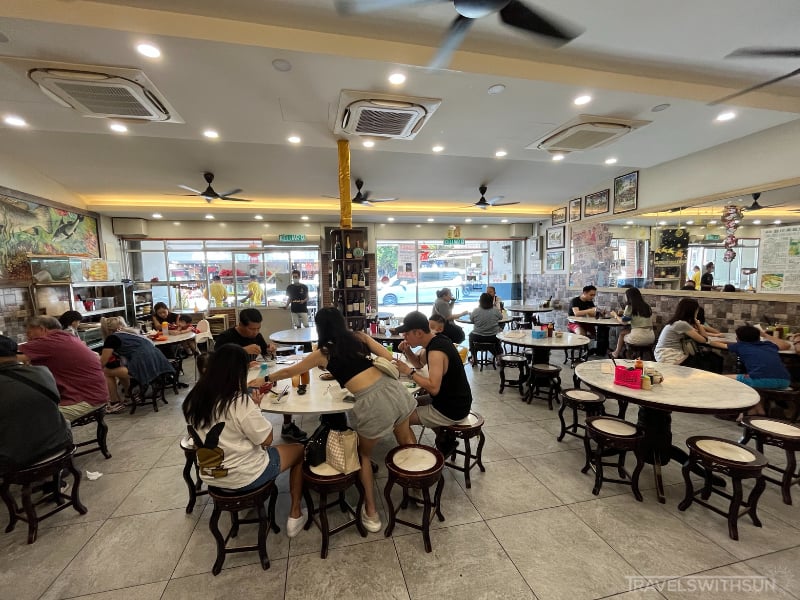 Dining Enviroment At Ka Bee Café, Penang