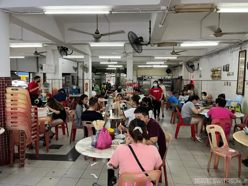 Dining Environment At Buntong Beef Noodles, Jalan Theatre