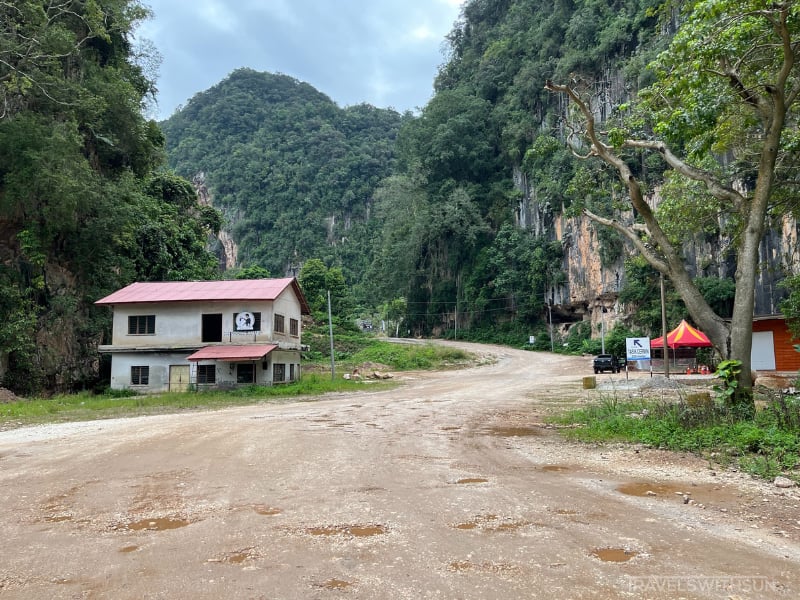 Dirt Road To Kin Loong Chang Valley Jiang White Coffee Cafe At Tasik Cermin Eco Park