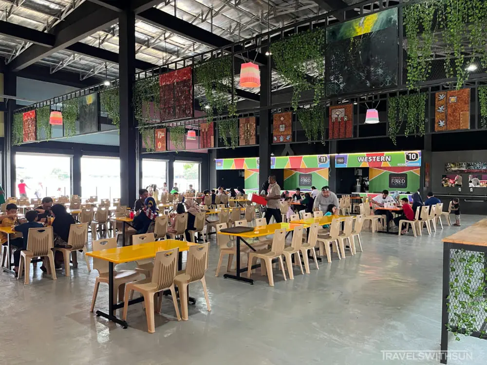 Food Court At West Village Of Silverlakes Village Outlet In Batu Gajah, Perak