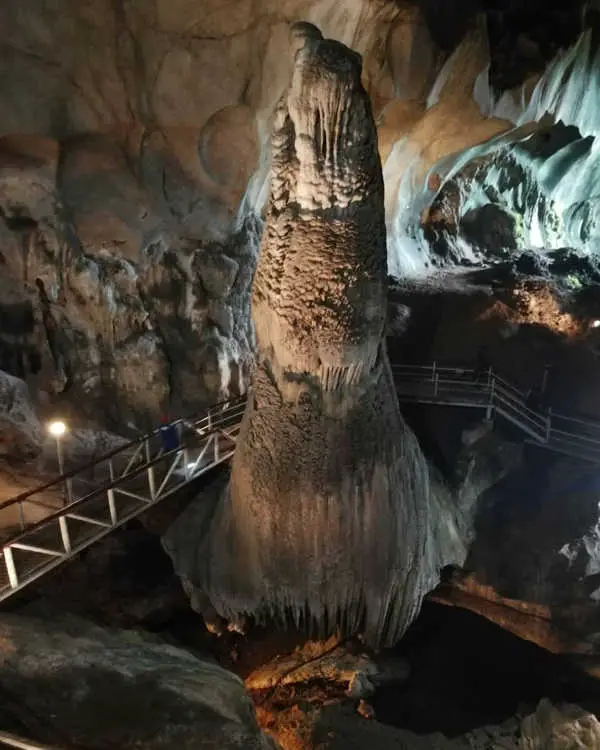 Gergasi (Giant) Cavern