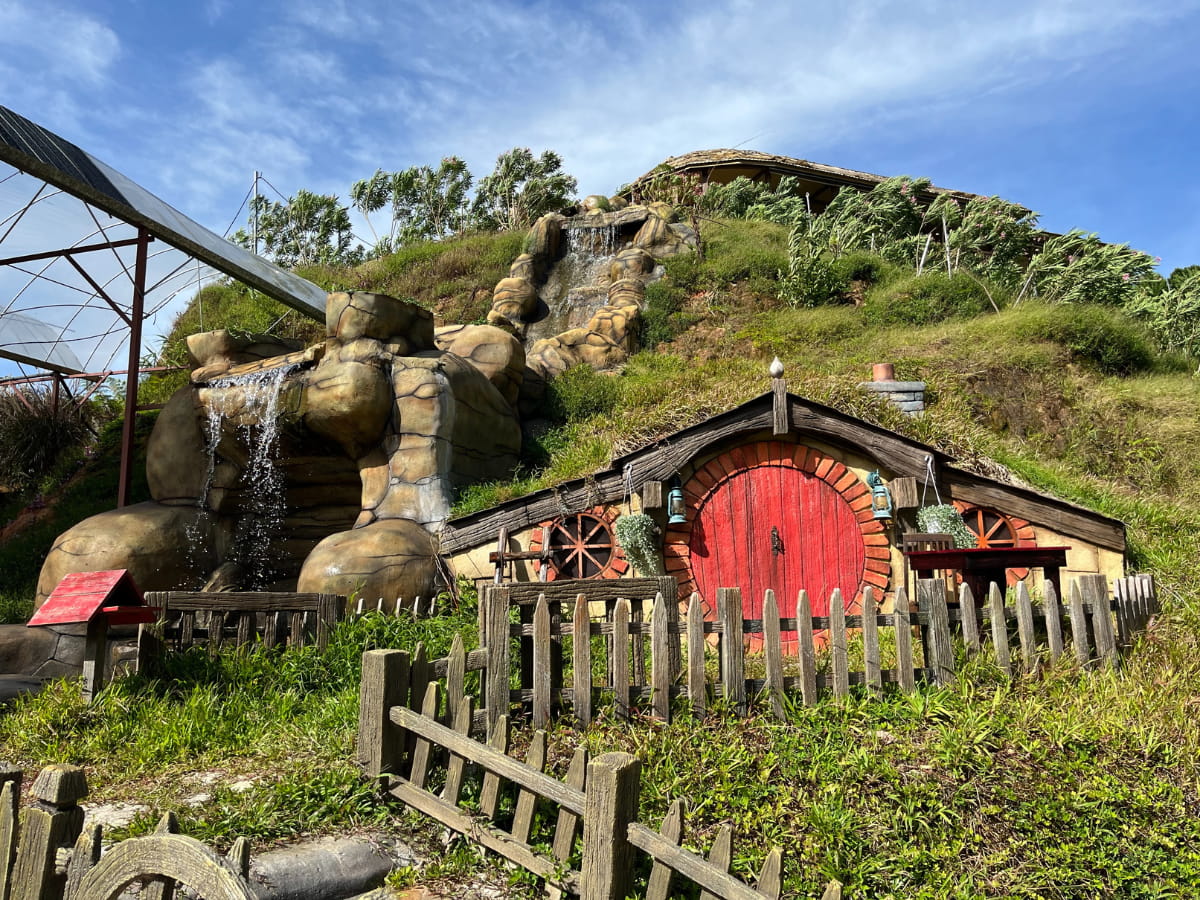 Hobbit House By The Water Feature At Hobbitoon Village At Perak