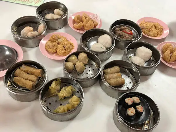 There are a great many dimsum shops in Ipoh including halal ones - see a list of Best Ipoh Food on www.travelswithsun.com