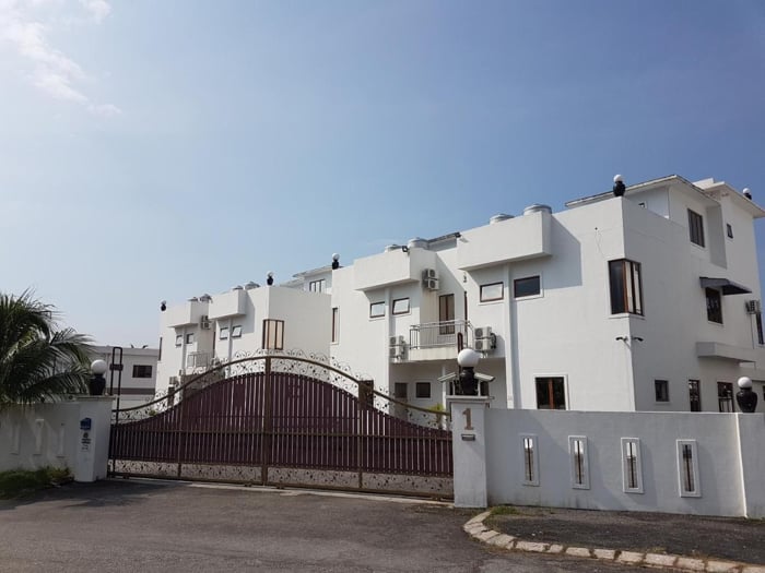 Ipoh White House Homestay Has Ample Parking Space Within