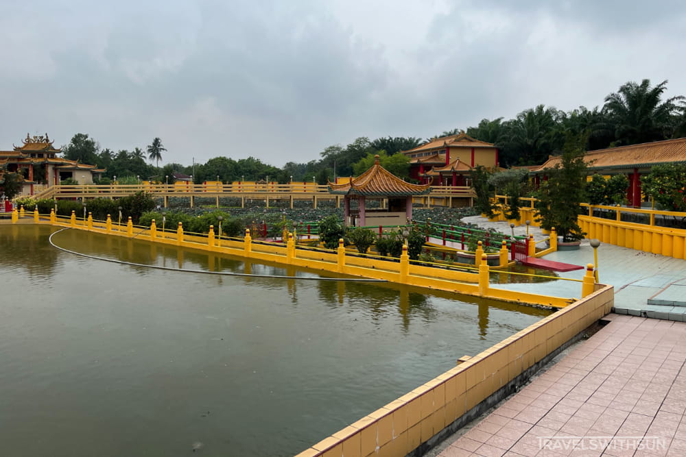 Lotus Pond And Bridges At Seen Hock Yeen Confucius Temple