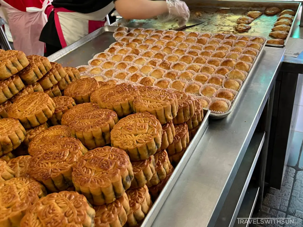 Mooncakes And Tambun Biscuits At Ming Yue Confectionery In Ipoh