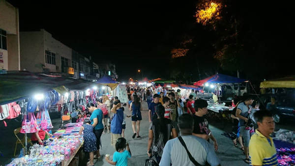 Nibong Tebal Night Flea Market (Pasar Malam) At Penang