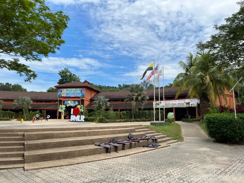 Outdoor Gathering Point At Bukit Merah Laketown Resort