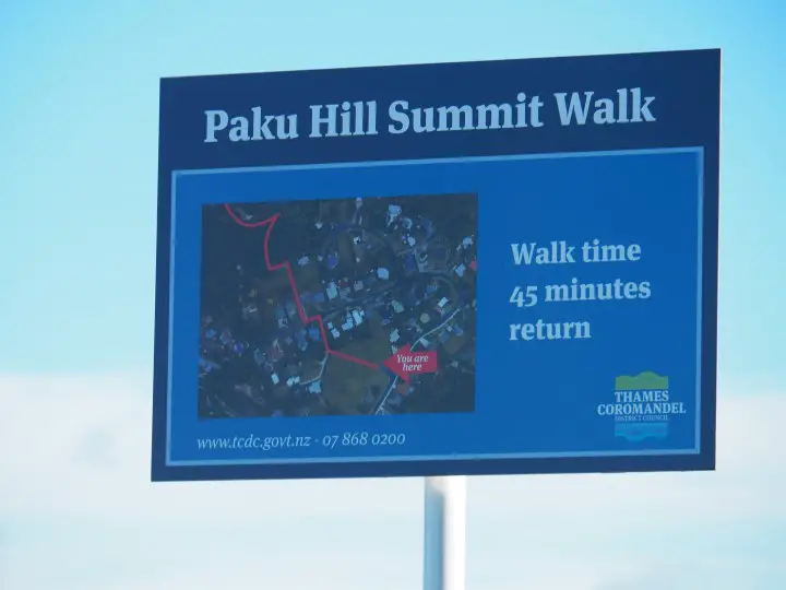 Paku Hill Summit Walk signage - more on this walk on www.travelswithsun.com