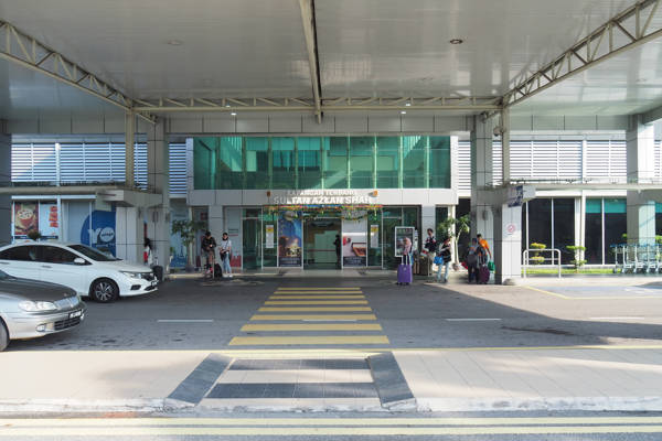 Partially covered pedestrian walkway from carpark to the Sultan Azlan Shah Airport
