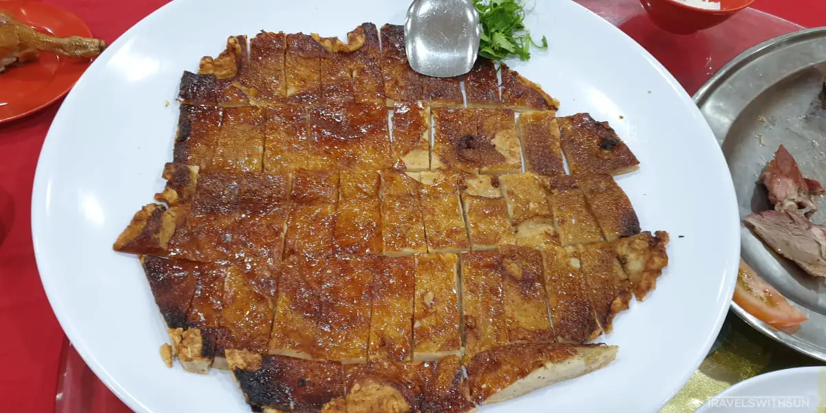 Roast Crispy Suckling Pig At Sek Yuen Restaurant In KL