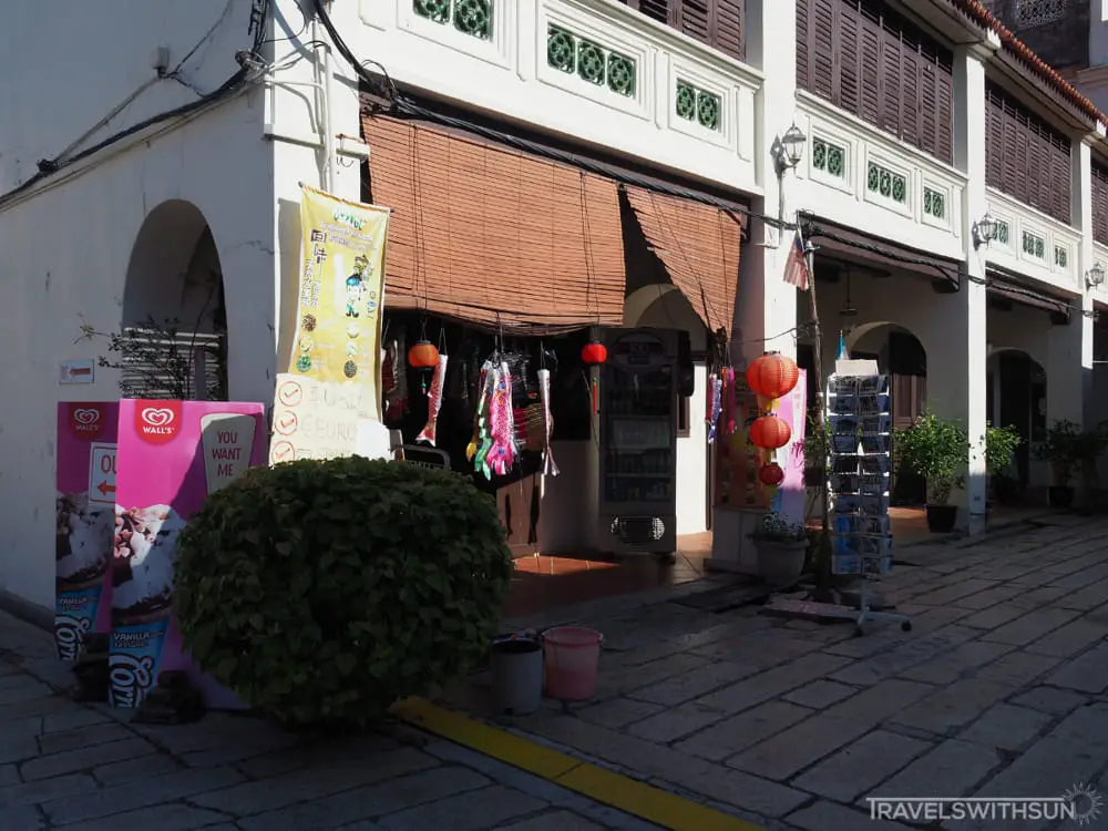 Small Gift Shop At Leong San Tong Khoo Kongsi