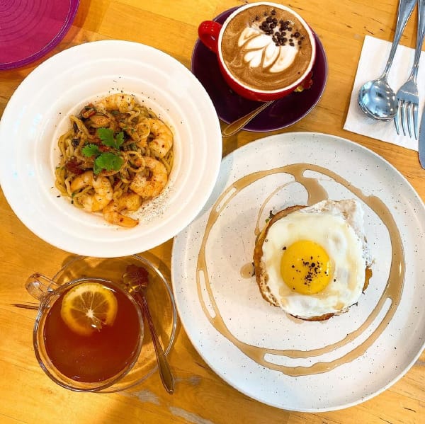 Spicy Prawn Spaghetti and Farmer’s Pancake Breakfast At Jam And Kaya Cafe