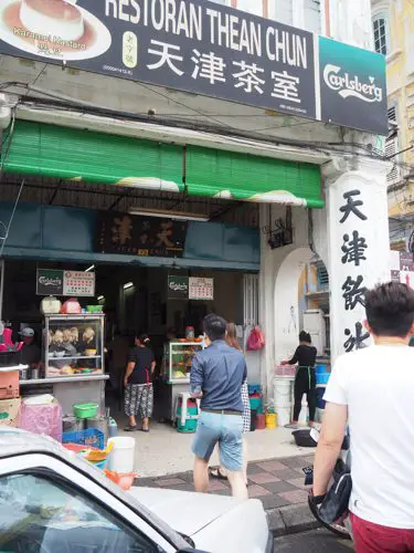 Thean Chun cafe - super popular with locals and tourists alike in Ipoh