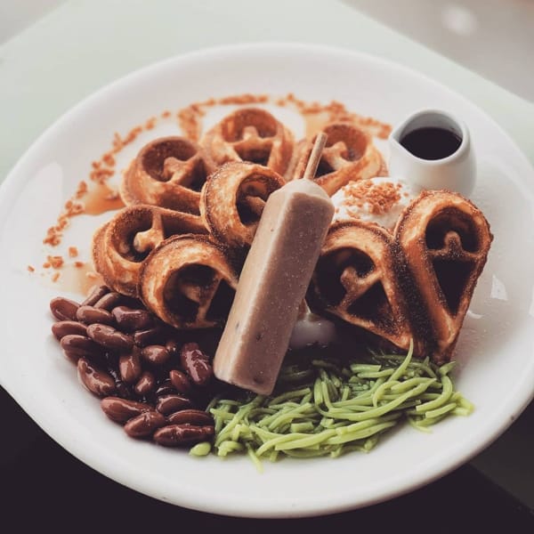 Unique Gula Melaka Cendol Waffle At Coffee Origins, Klang